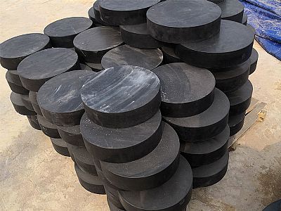 辽宁板式橡胶支座由若干层橡胶片与薄钢板经加压硫化